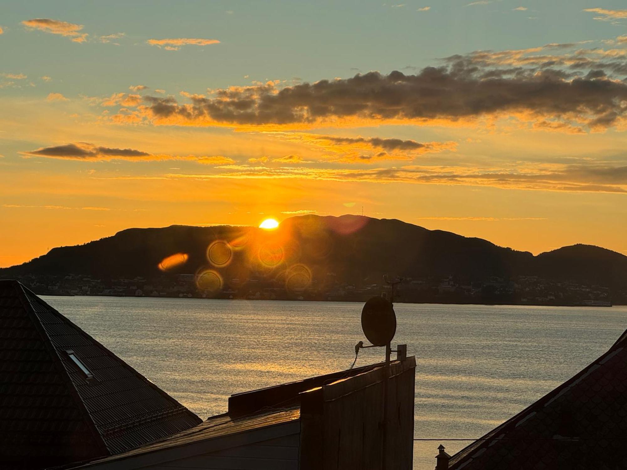 Alesund Sentrum Apartment Exterior photo